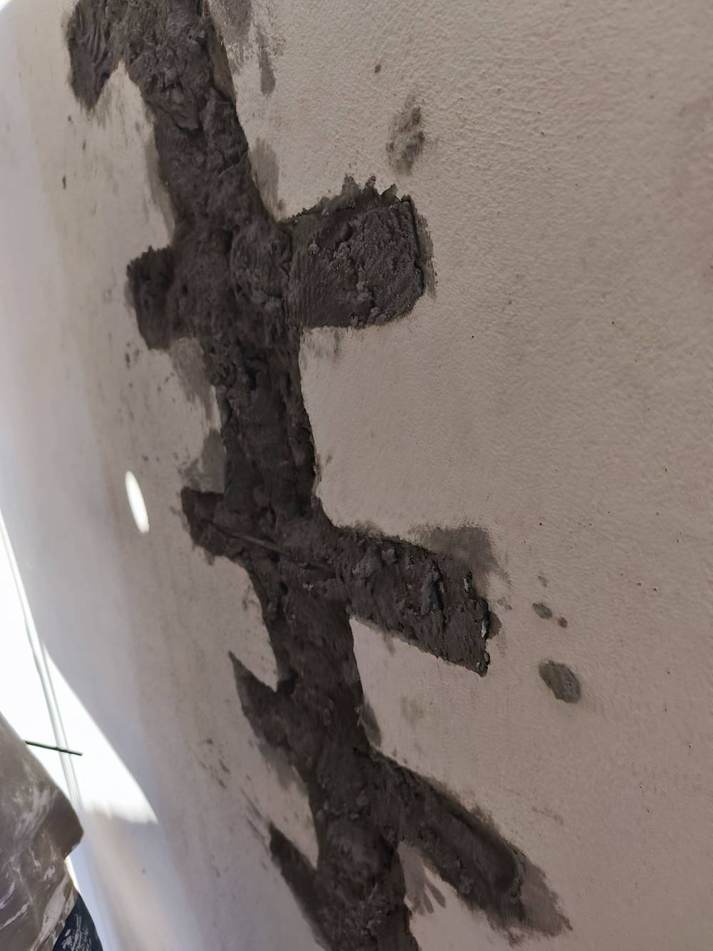 11. Consolidation du batît par des agraffes en acier